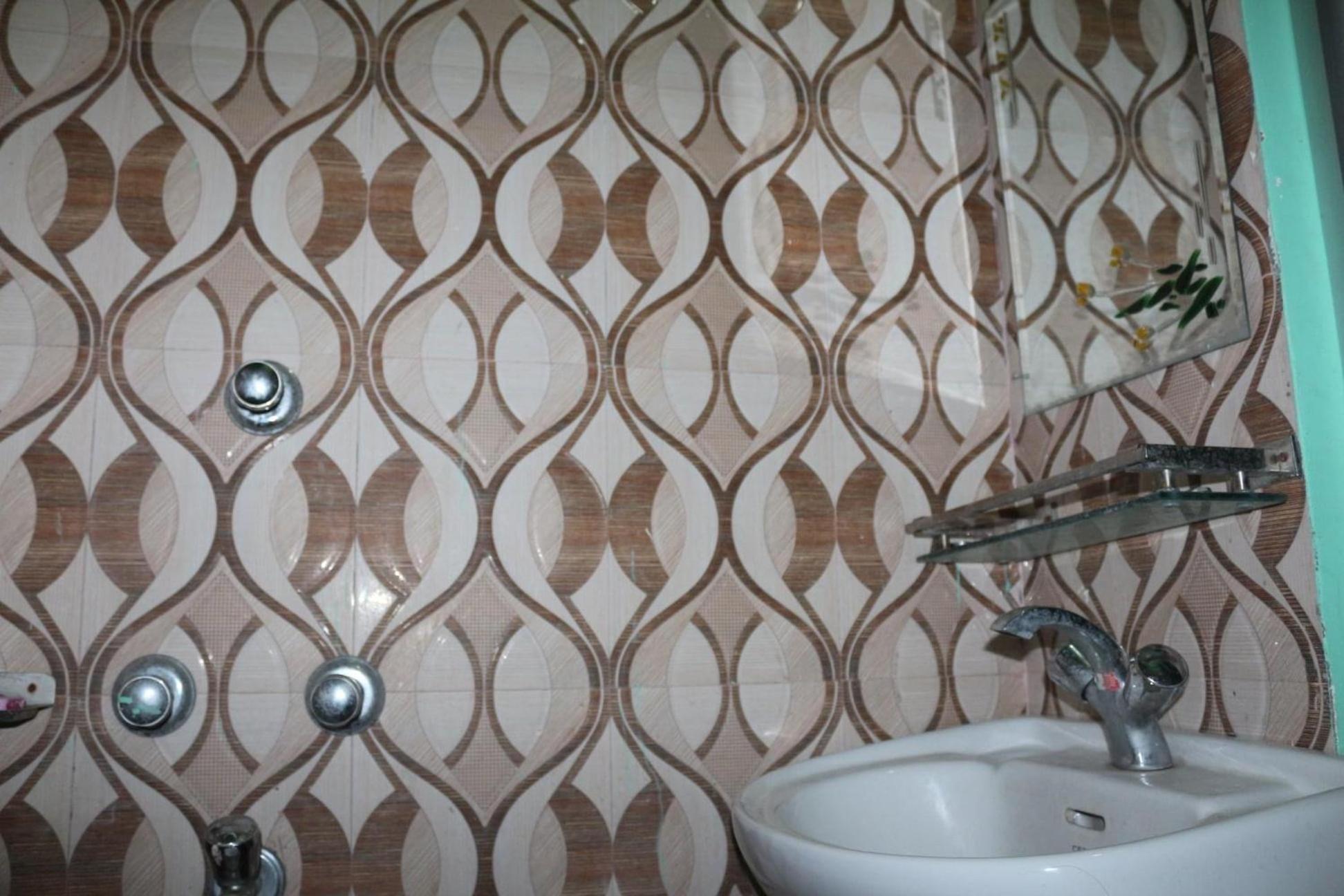 Tiger Corner Inn Homestay Саураха Стая снимка