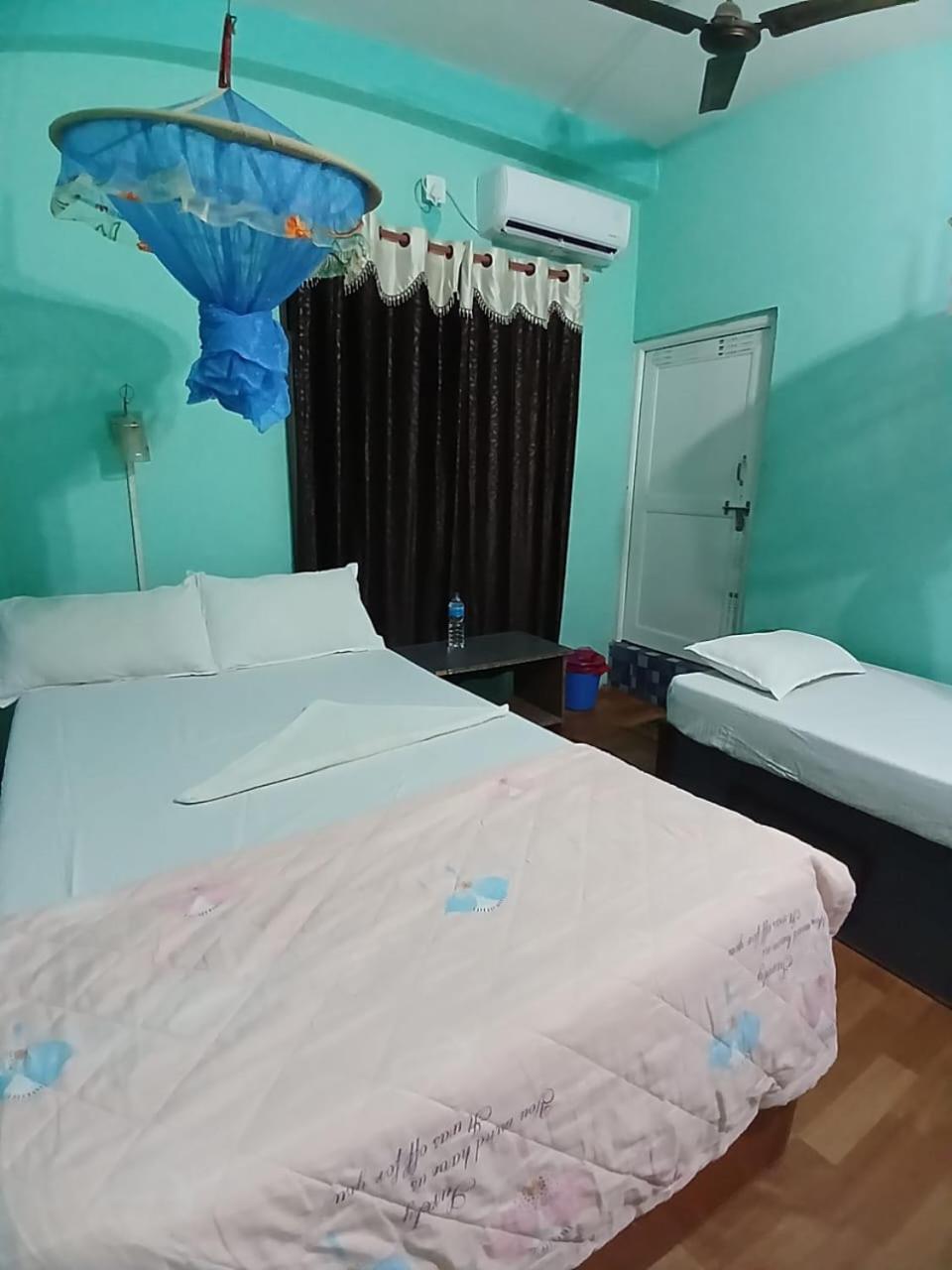 Tiger Corner Inn Homestay Саураха Екстериор снимка