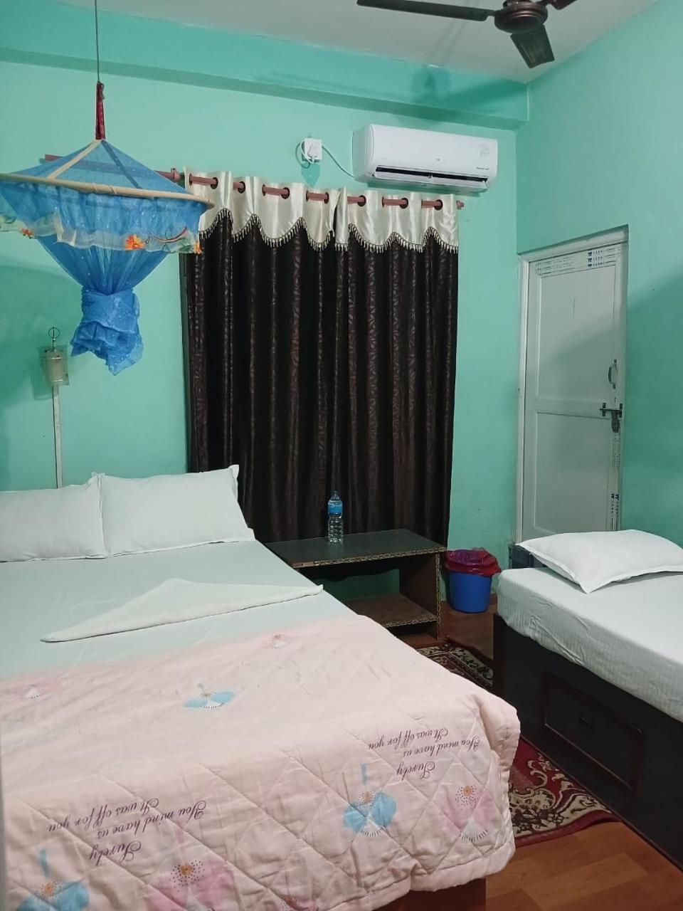 Tiger Corner Inn Homestay Саураха Екстериор снимка